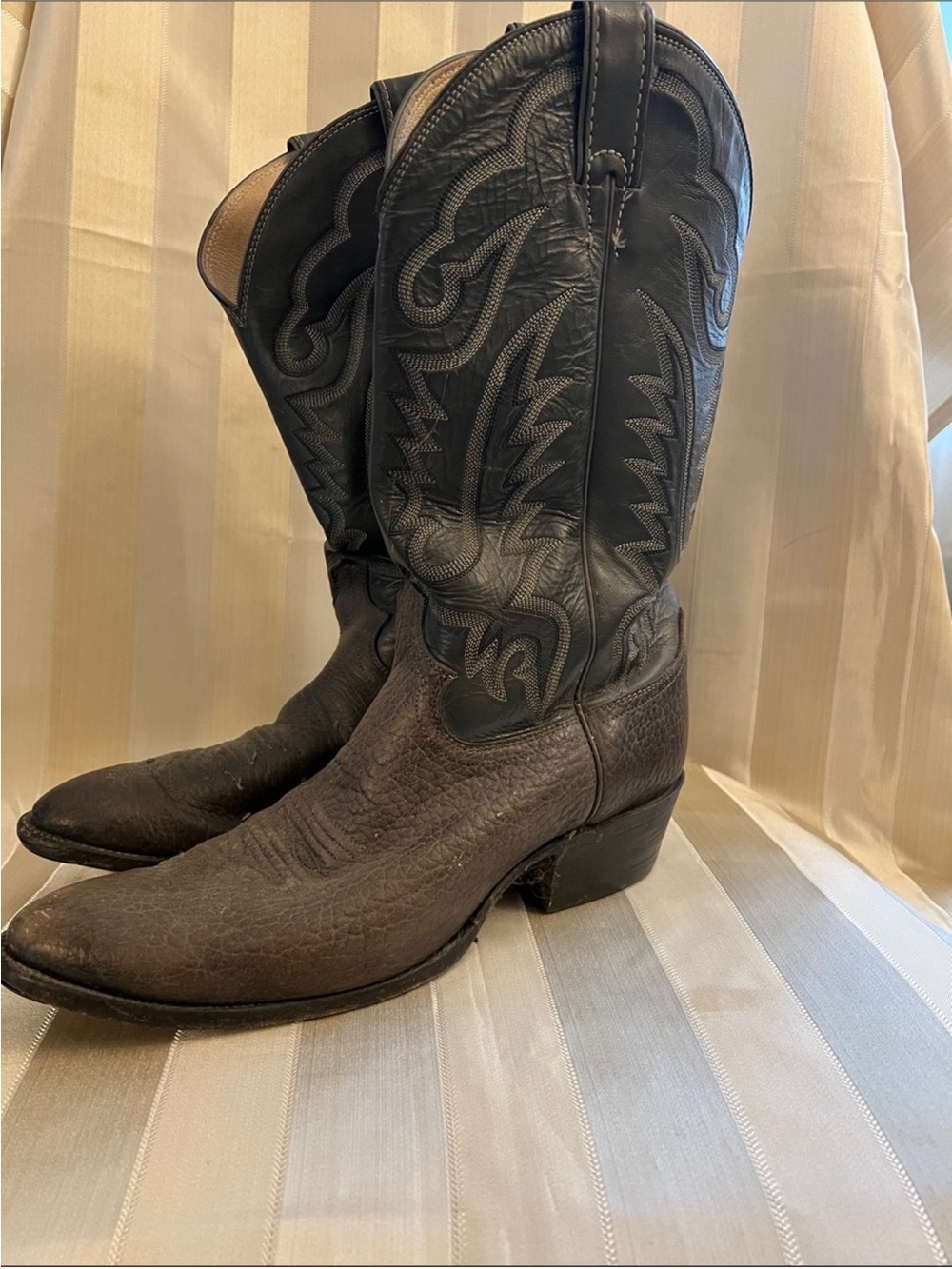 Justin Boots Two-Tone Western Cowboy Boots - Black and Brown